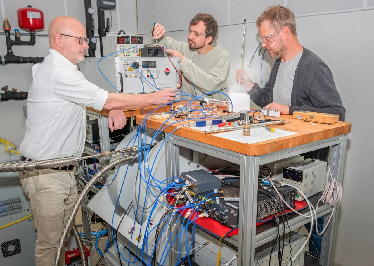 AI-ul învăță spectrometrul NMR să găsească singur secvențele optime