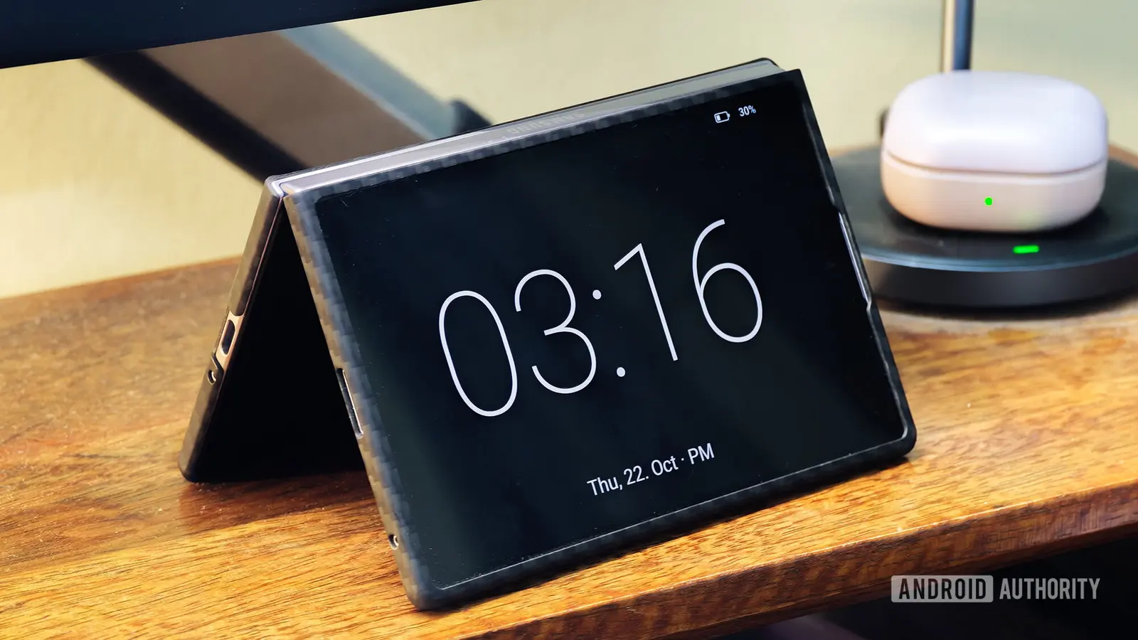 Foldy aduce modulul StandBy de pe iPhone pe telefoanele pliabile Android