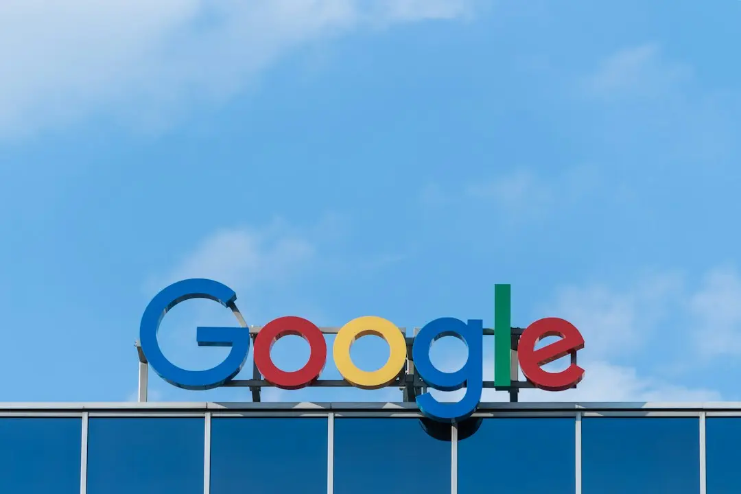 Google, între recorduri financiare și presiunea reglementărilor