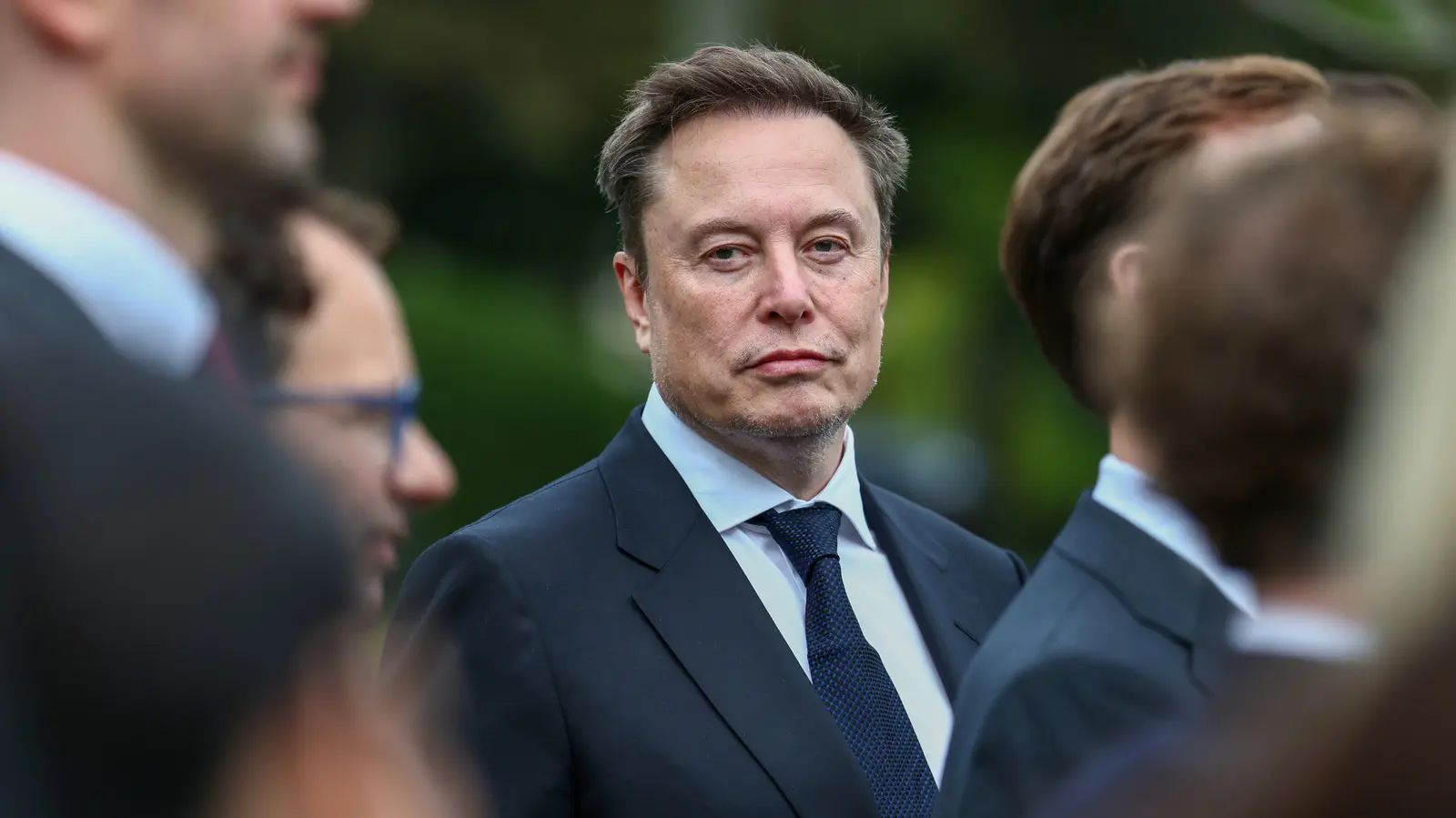 SpaceX și Tesla explorează o posibilă fuziune corporativă