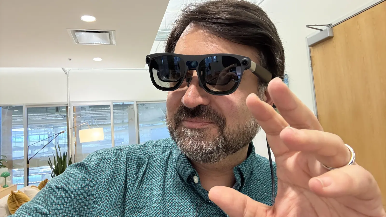 Xreal Aura: ochelarii de realitate mixtă vin în noiembrie, la preț redus
